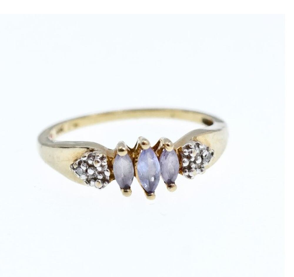 10K Yellow Gold Tanzanite & Diamonds Ring Size 7